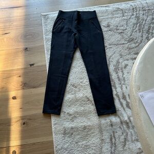 Ann Taylor Black Ankle Pants. Size M